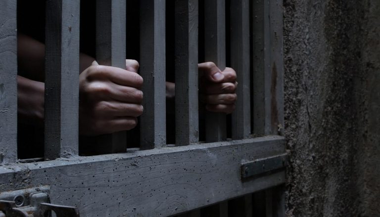 قوات الأمن تعتقل الطالبة "نادية علي شعبان" وإخفائها قصري لمطالبتها بمحاكمة المتهمين بقتل والدها
