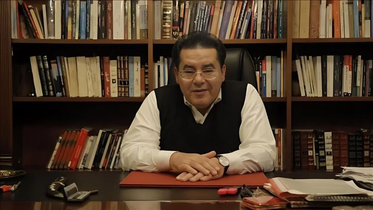 د. أيمن نور ينعي القطب الوفدي ياسين تاج الدين