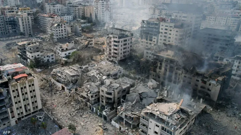 إسرائيل تواصل شن ضربات جوية على الفلسطينيين في غزة