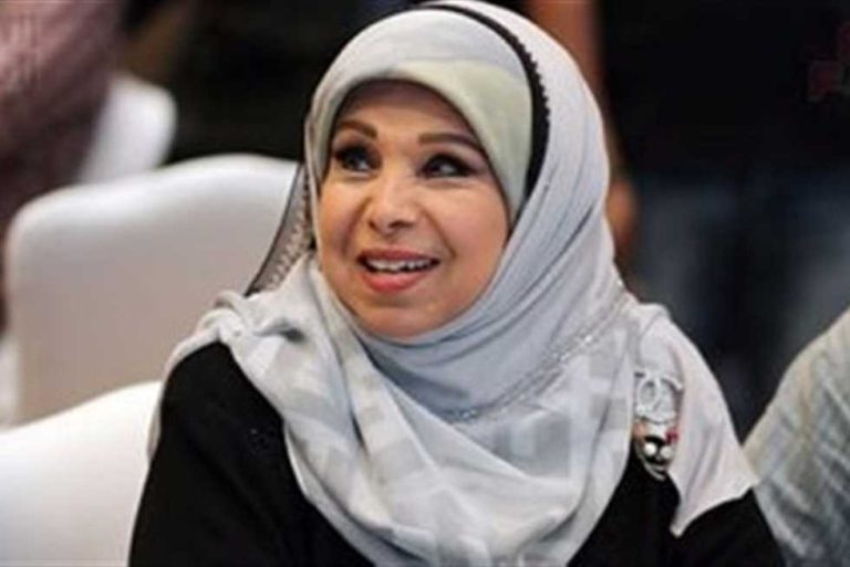 مديحة حمدي تكشف تفاصيل مثيرة عن لقائها بالشيخ الشعراوي وحقيقة إقناعها للفنانات بارتداء الحجاب