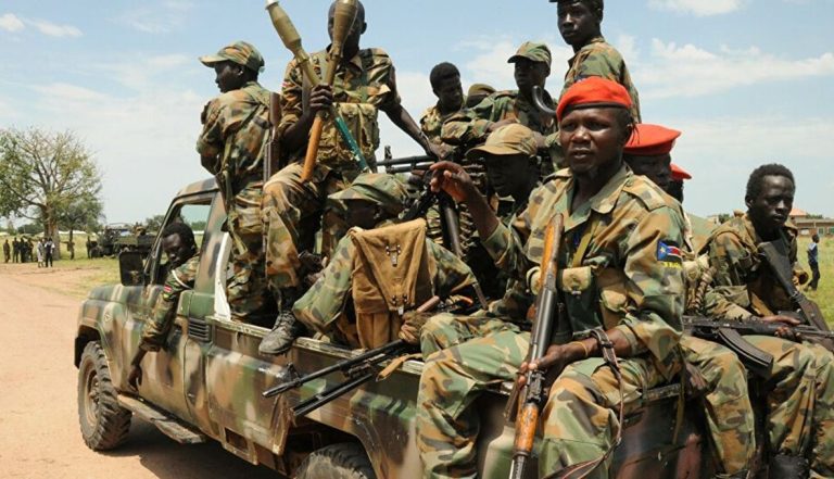 الصراع في السودان يشهد تحولات جديدة مع انضمام قادة الحركات المسلحة مناوي وجبريل إلى الصف الحكومي