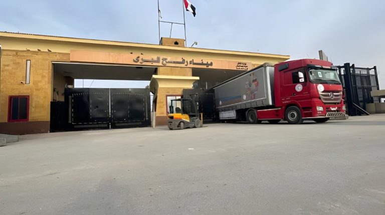 مصر تستقبل 78 مصابًا ومريضًا فلسطينيًا عبر معبر رفح للعلاج
