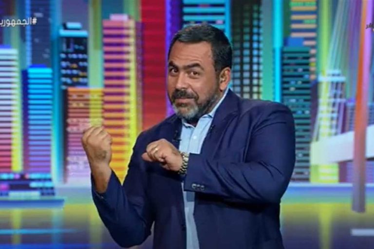 يوسف الحسيني يُسخر من هوس شراء الكعك بأسعار خيالية في المشهد المصري
