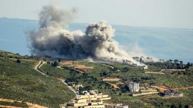 قرية طيرحرفا في جنوب لبنان تتعرض إلى غارة جوية إسرائيلية وتسفر عن استشهاد شخصين واختفاء ثلاثة آخرين
