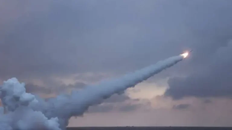 كوريا الشمالية تطلق نوع جديد من الصواريخ المضادة للطائرات