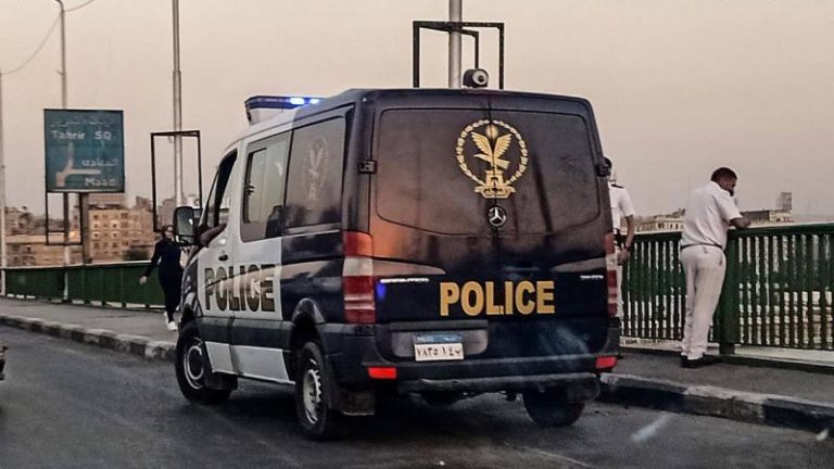 تجديد حبس متهمين انتحلوا صفة رجال شرطة لسرقة تاجر مخدرات 15 يوما