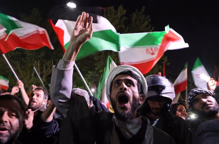 يوسف عبداللطيف يكتب: الهجوم الإيراني الإسرائيلي انتقاماً للإساءات التي لحقت بالشعب الفلسطيني