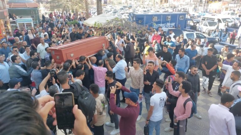 سب وقذف وبيان فج..القصة الكاملة لمنع الصحفيين من تغطية عزاء السعدني