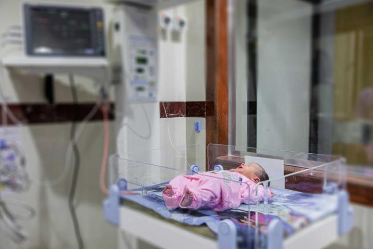 العثور علي طفل مجهول الهوية امام منزل طبيب أسنان في نبروة بالدقهلية