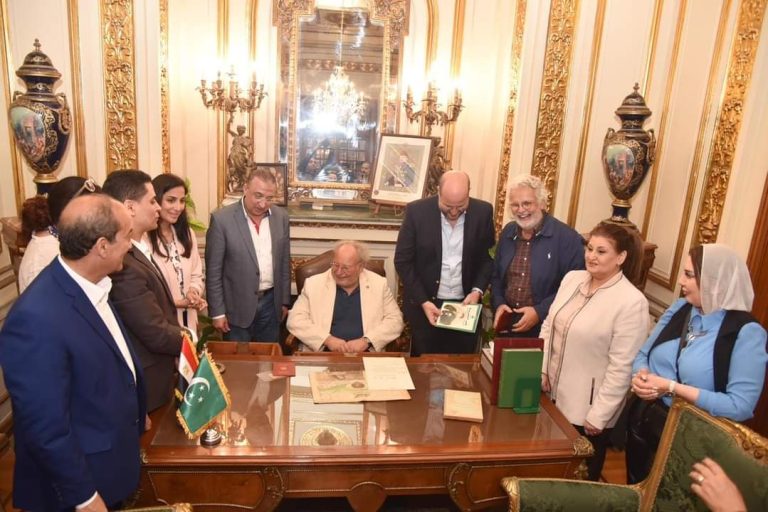 احتفال غير عادي بزيارة ملك مصر السابق أحمد فؤاد: تأمين موكب وجولات في القاهرة والإسكندرية