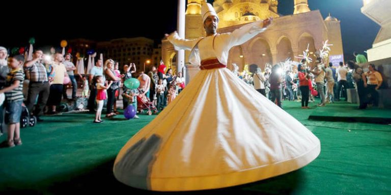 روح الفرح والتضامن: عادات وتقاليد عيد الفطر في لبنان