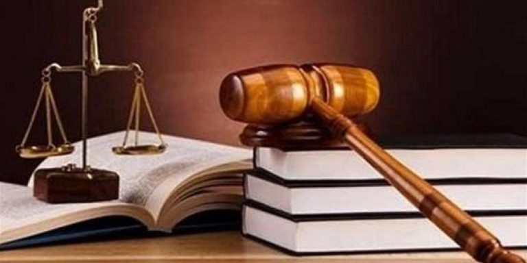 إحالة مسئولين بوزارة التجارة والصناعة ومديرا محطة وقود للمحاكمة في قضية فساد