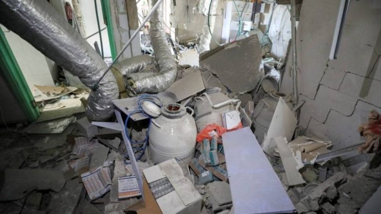 “رويترز” قذيفة إسرائيلية تقتل 4,000 جنين و 1,000 عينة بويضات منوية وتتسبب في خسائر فادحة للأجنة