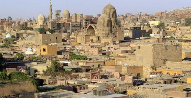 التراث المهدد.. توقف الدفن في “جبانة باب النصر” يثير القلق