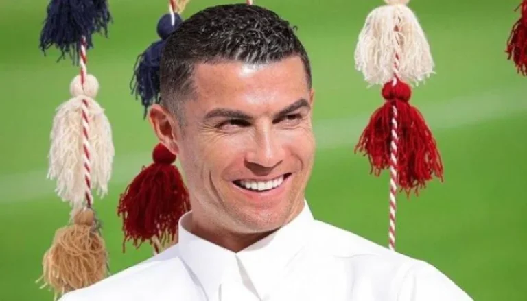بالثوب السعودي.. كريستيانو رونالدو يحتفل بعيد الفطر ويهنئ المسلمين