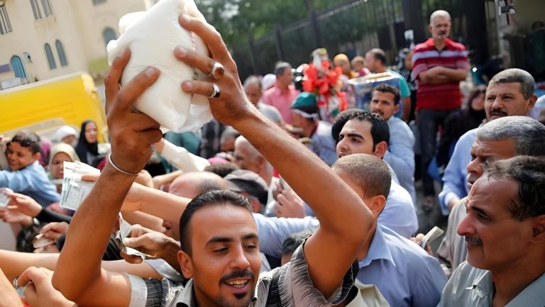 قضية “حجب السكر”.. إصدار أحكام عسكرية بالسجن على عدد من المسؤولين المصريين