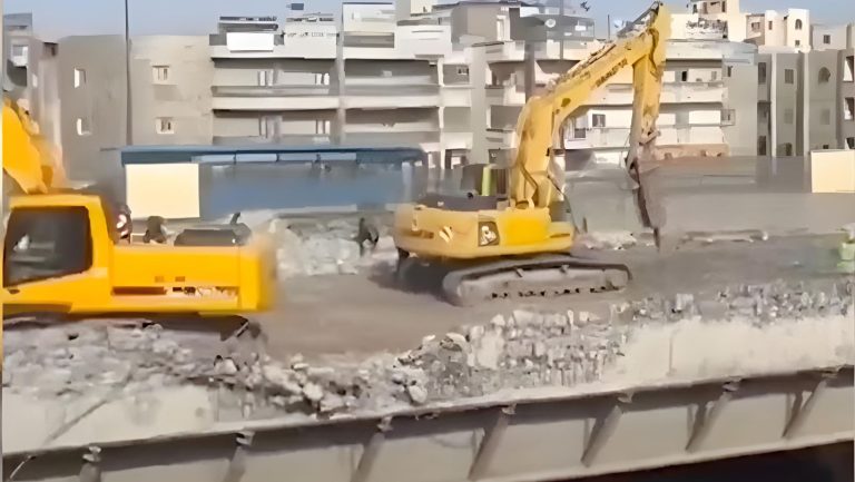 هدم كوبري العامرية بالأسكندرية