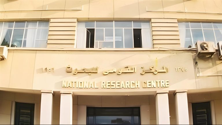 بعد التعرض لموجة سخرية بسبب الكحك والبسكويت، رئيس المركز القومي للبحوث في مصر يعلق