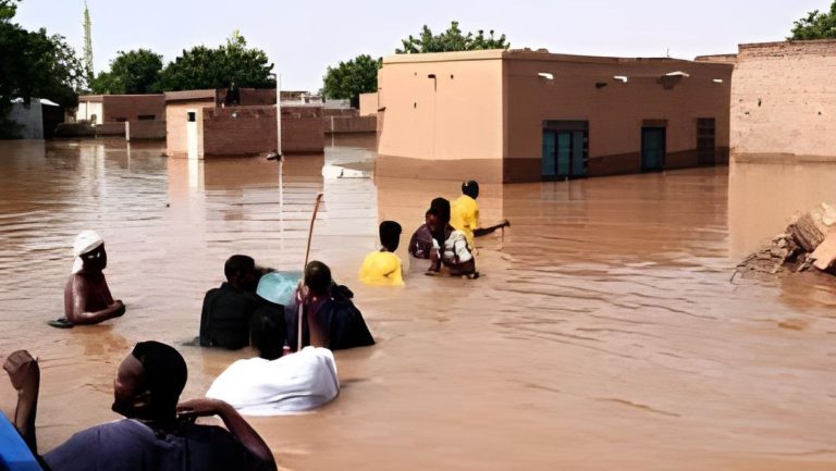 هروب 118 سجينا في نيجيريا بسبب الأمطار الغزيرة التي طالت البلاد