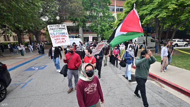 اضراب أكاديميون وأساتذة جامعة كاليفورنيا تضامناً مع احتجاجات الطلاب