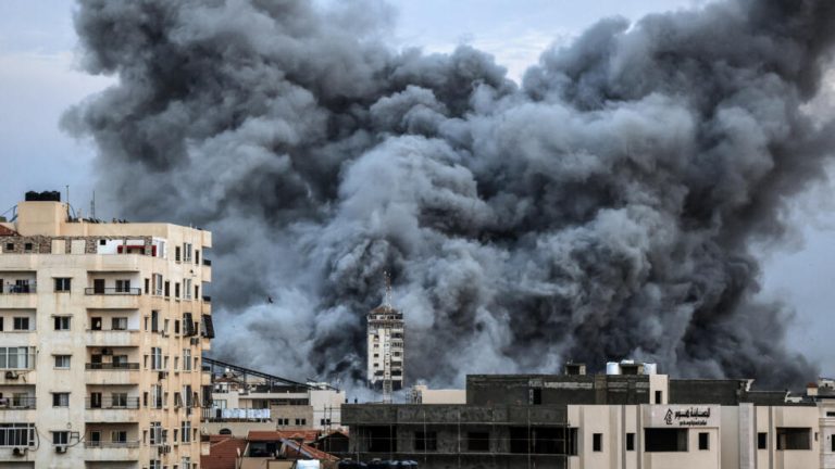 مسؤول إسرائيلي يزعم أن الولايات المتحدة تمسك بمفتاح إنهاء الصراع في غزة