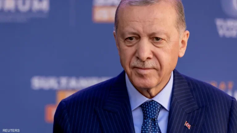 أردوغان يؤكد لنظيره الإيراني على أهمية تثبيت وقف إطلاق النار الهش بين إيران وإسرائيل