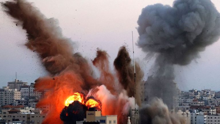 الحكومة الإسرائيلية على شفا الانهيار مع اشتباك القادة بشأن وقف إطلاق النار في غزة