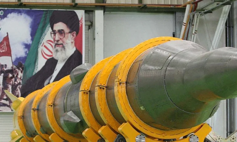 إيران تهدد بأنها جاهزة لصنع القنبلة الذرية مجددًا بـ “تغيير العقيدة النووية” .. في هذه الحالة