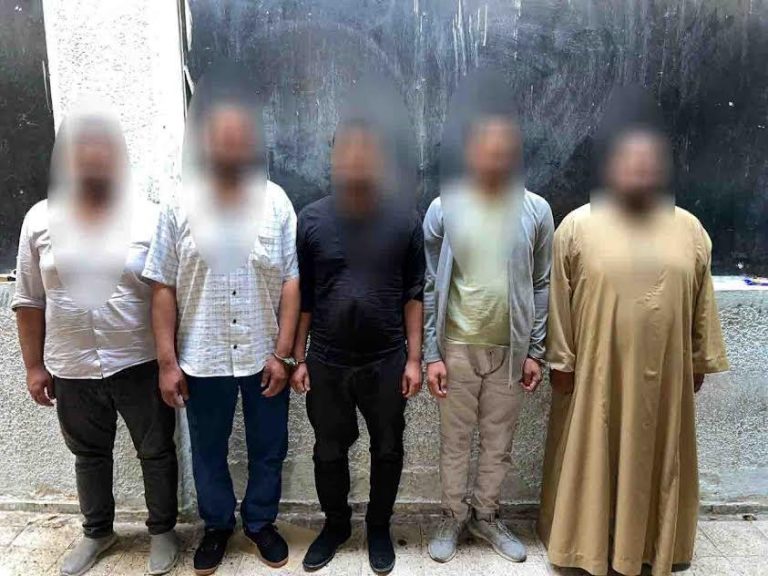 نزاع على الديون يتحول إلى احتجاز رجل في شقة بالتجمع الخامس
