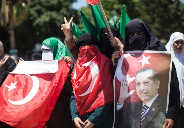 حماس تنفي نقل قياداتها إلى تركيا والتوترات تتصاعد