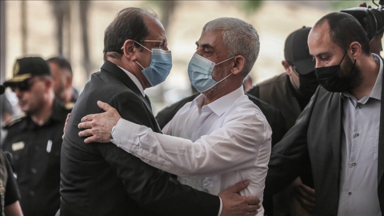 عباس كامل  يتلقى اتصالًا من رئيس حركة حماس بشأن مفاوضات وقف عدوان غزة