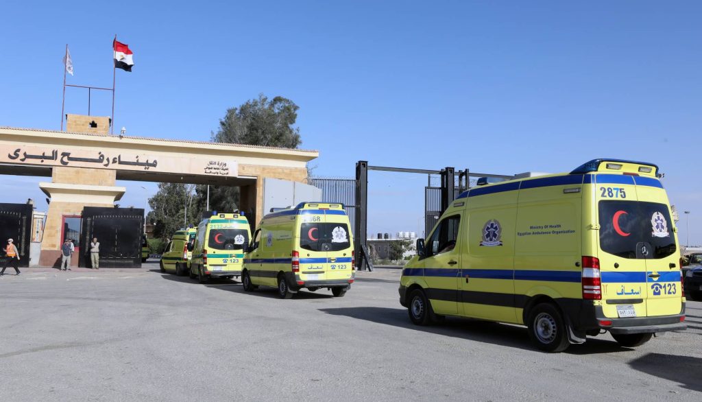 محافظ شمال سيناء: معبر رفح سيفتح خلال ساعات لنقل الجرحى الفلسطينيين