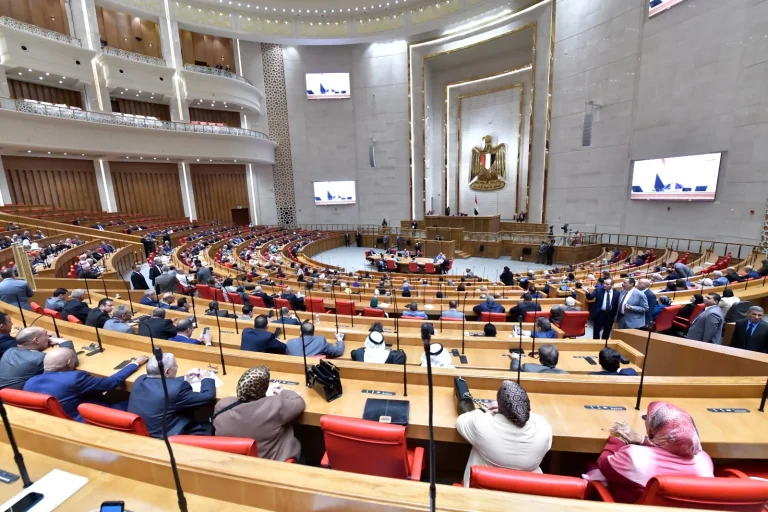تضارب المصالح: مشرعون يتساءلون عن الكفاءات القانونية الزائدة في محافظة القاهرة