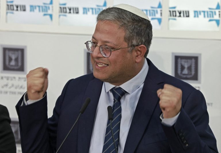 بن غفير يُطالب بإقالة غالانت وغانتس واحتلال غزة بأكملها