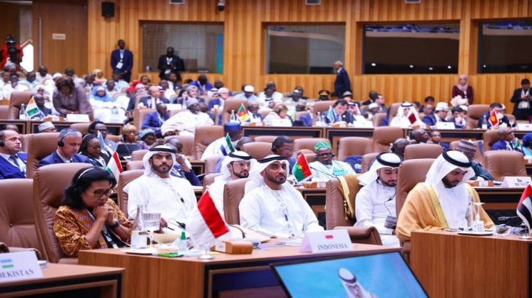 قمة منظمة التعاون الإسلامي تدعم المقاومة الفلسطينية ضد العدوان الإسرائيلي