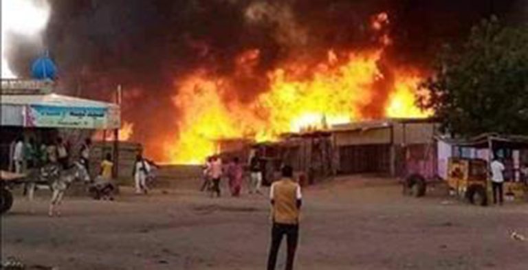 مصفاة النفط السودانية دمرت مع اشتباك الجيش والفصائل