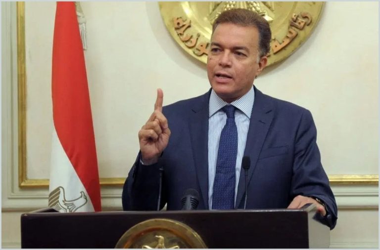 رحيل وزير النقل السابق هشام عرفات بعد صراع مع مرض السرطان