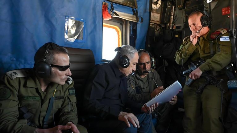 هآرتس : نتنياهو مستعد لتسليم السلطة في غزة بدون حماس