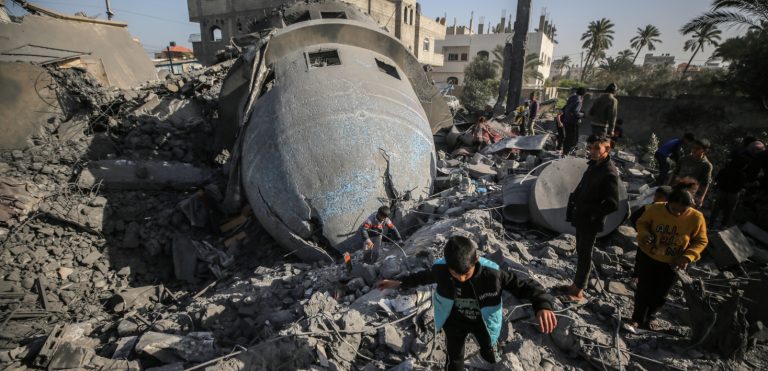 غزة على حافة الهاوية: المنظمات الدولية تدق ناقوس الخطر بشأن العملية العسكرية الإسرائيلية