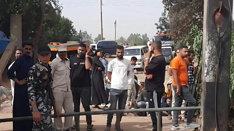 النيابة العامة تطلب تحليل المخدرات لسائق الحافلة، وتفحص موقع حادث الحافلة في أبو غالب.