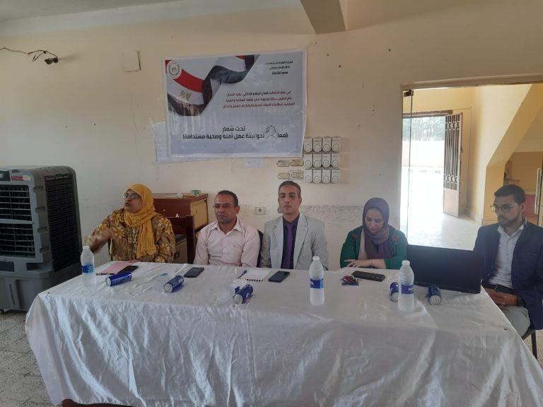 “معايير السلامة للحفاظ على صحة العاملين” ندوة النيل للإعلام بـ قنا