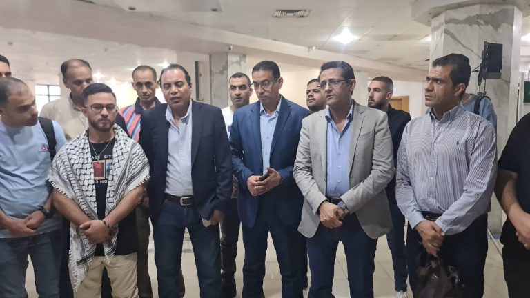 البلشي يفتتح معرض الصور لأبطال غزة في مقر النقابة (فيديو)