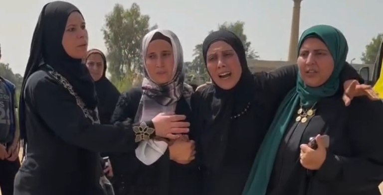 أنا مستنياكي.. صرخة أم تنادي على ابنتها غريقة المعدية (فيديو)