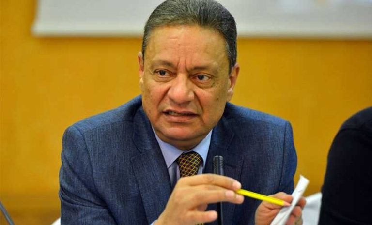 كرم جبر: يدق ناقوس الخطر بشأن المحادثات الفلسطينية