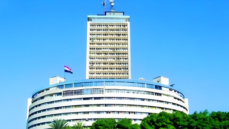 سقوط موظف من الطابق الـ 27 في مبنى الهيئة الوطنية للإعلام ونقله للمستشفى