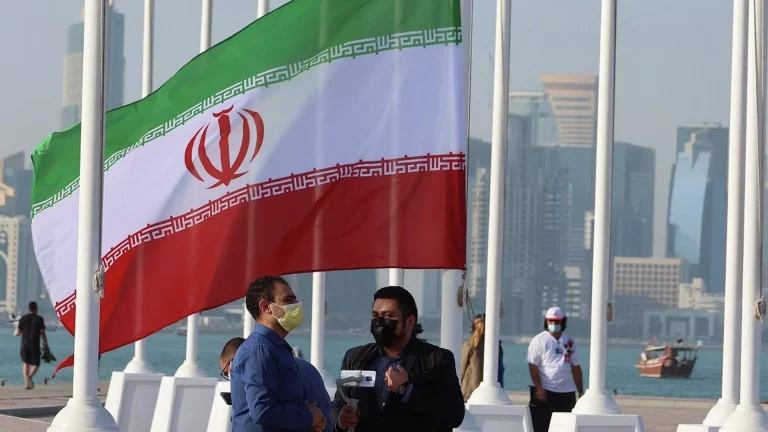 عُمان تتوسط في اتفاق تبادل معتقلين بين طهران والسويد