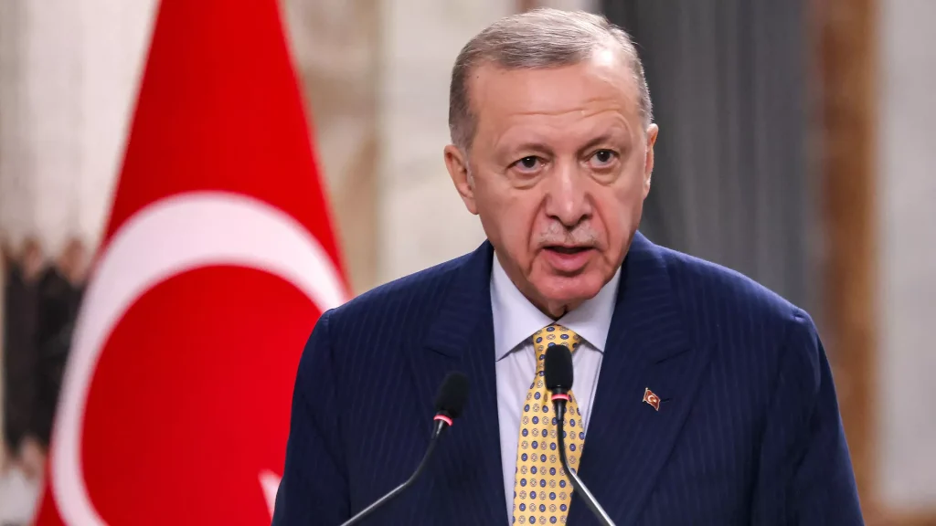 أردوغان: نأمل ألا تكون خطة بايدن بشأن غزة “استثمارا” في الانتخابات