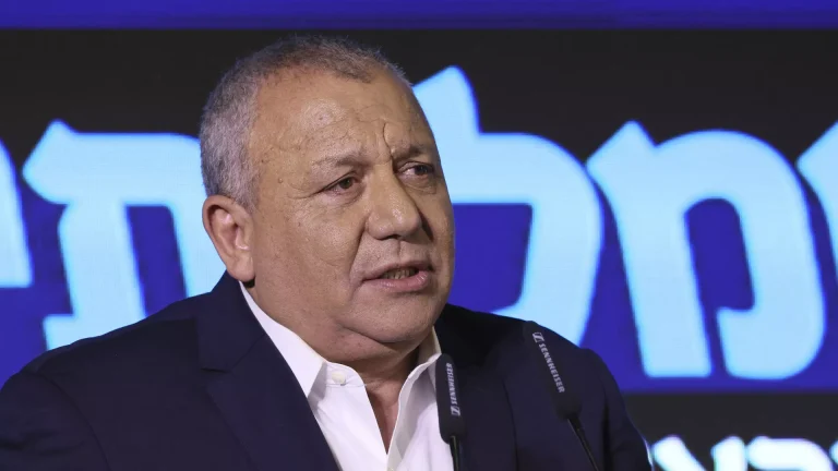 بعد غانتس.. وزير آخر يستقيل من حكومة الحرب الإسرائيلية‏
