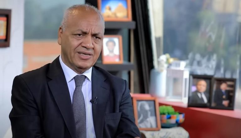 بكري يناشد السيسي بوقف قرار غلق المحلات الساعة العاشرة مساءً