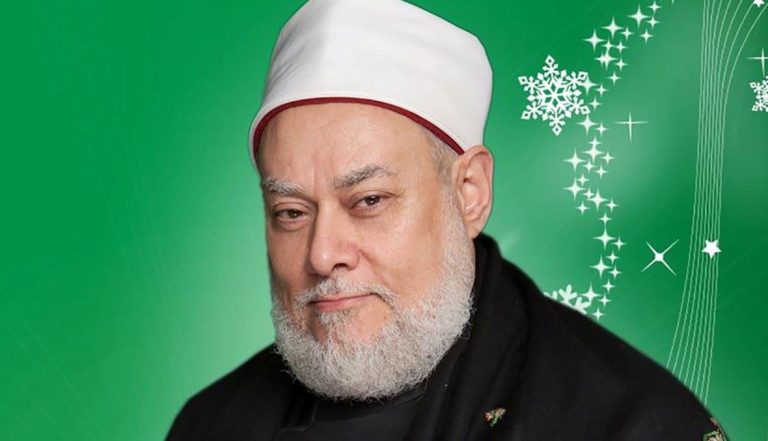 الدكتور علي جمعة يزيل غموض زيارة القبور في العيد